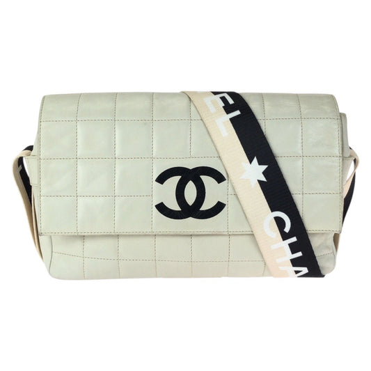 23535
CHANEL シャネル ヴィンテージ チョコバー ココマーク オフホワイト ブラック ゴールド金具 ラムスキン ショルダーバッグ メッセンジャーバッグ レディース AB168
