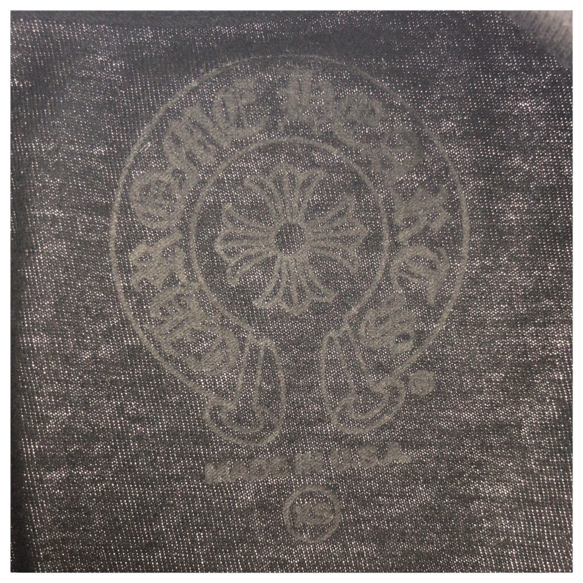 23539
CHROME HEARTS クロムハーツ ネックロゴ サイズXS ブラック イエロー コットン 半袖Ｔシャツ 男女兼用 メンズ ABP42