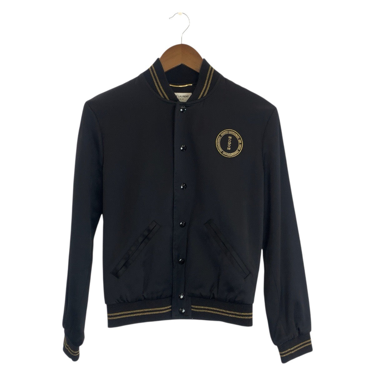 23572
SAINT LAURENT PARIS サンローランパリ パラディウム テディジャケット サイズ34 ブラック 黒 ゴールド レーヨン / ポリエステル / ポリウレタン 443399 ナイロンジャケット スタジャン ブルゾン ジャンバー レディース ABP58