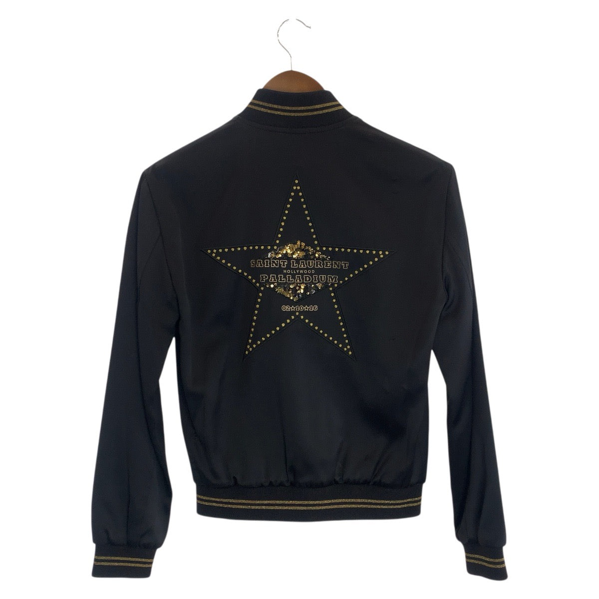 23572
SAINT LAURENT PARIS サンローランパリ パラディウム テディジャケット サイズ34 ブラック 黒 ゴールド レーヨン / ポリエステル / ポリウレタン 443399 ナイロンジャケット スタジャン ブルゾン ジャンバー レディース ABP58