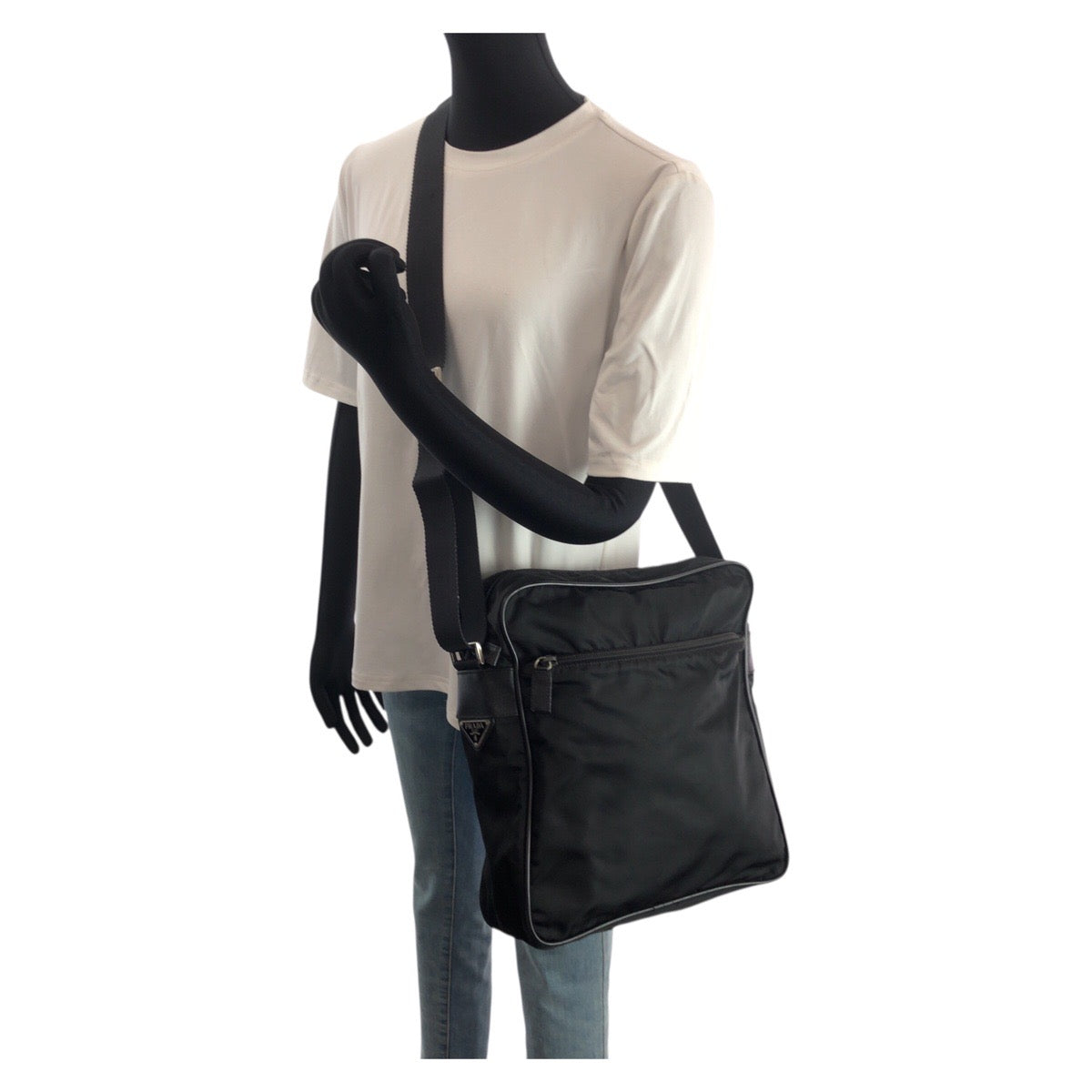 23584
PRADA プラダ テスート 三角ロゴプレート ブラック 黒 シルバー金具 ナイロン ショルダーバッグ メッセンジャーバッグ レディース ABP30