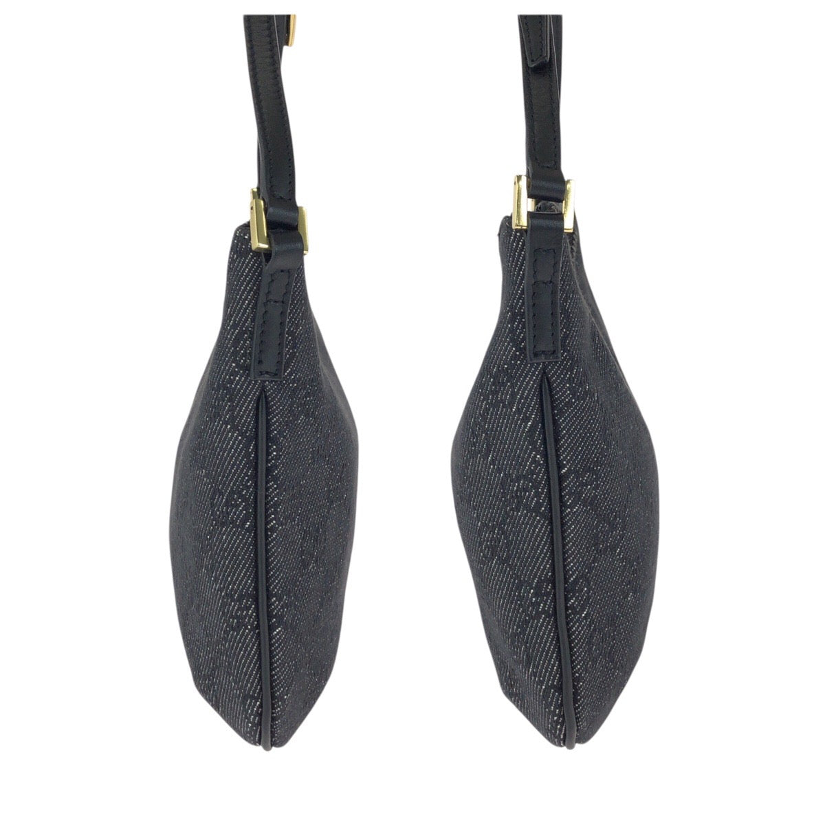 23585
GUCCI グッチ ブラック 黒 ゴールド金具 GGキャンバス / レザー 32160 ハンドバッグ アクセサリーポーチ レディース A45