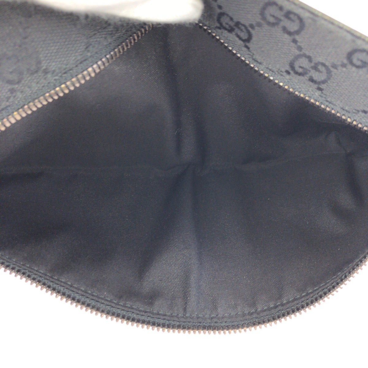 23586
GUCCI グッチ ブラック 黒 シルバー金具 GGキャンバス / レザー 28566 ボディバッグ バムバッグ ショルダーバッグ 男女兼用 レディース ABP42