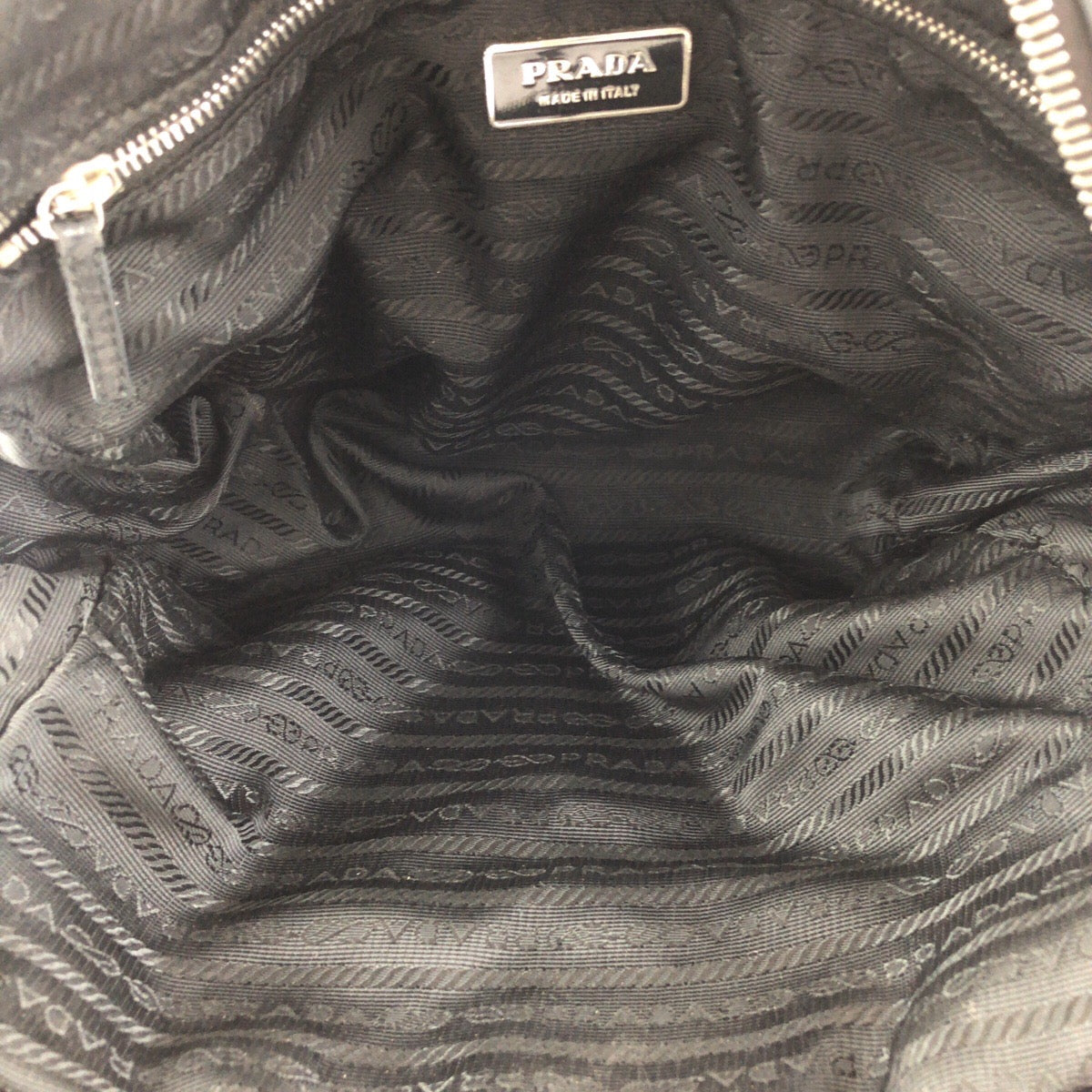 23589
PRADA プラダ テスート 三角ロゴプレート ブラック 黒 シルバー金具 ナイロン / レザー ショルダーバッグ トートバッグ レディース ABP35