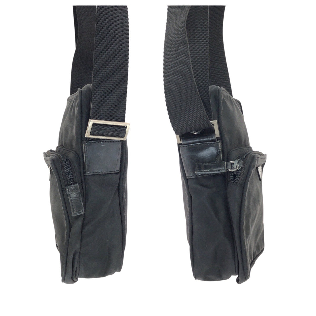 23596
PRADA プラダ テスート 三角ロゴプレート ブラック 黒 シルバー金具 ナイロン ショルダーバッグ ポシェット レディース AB28