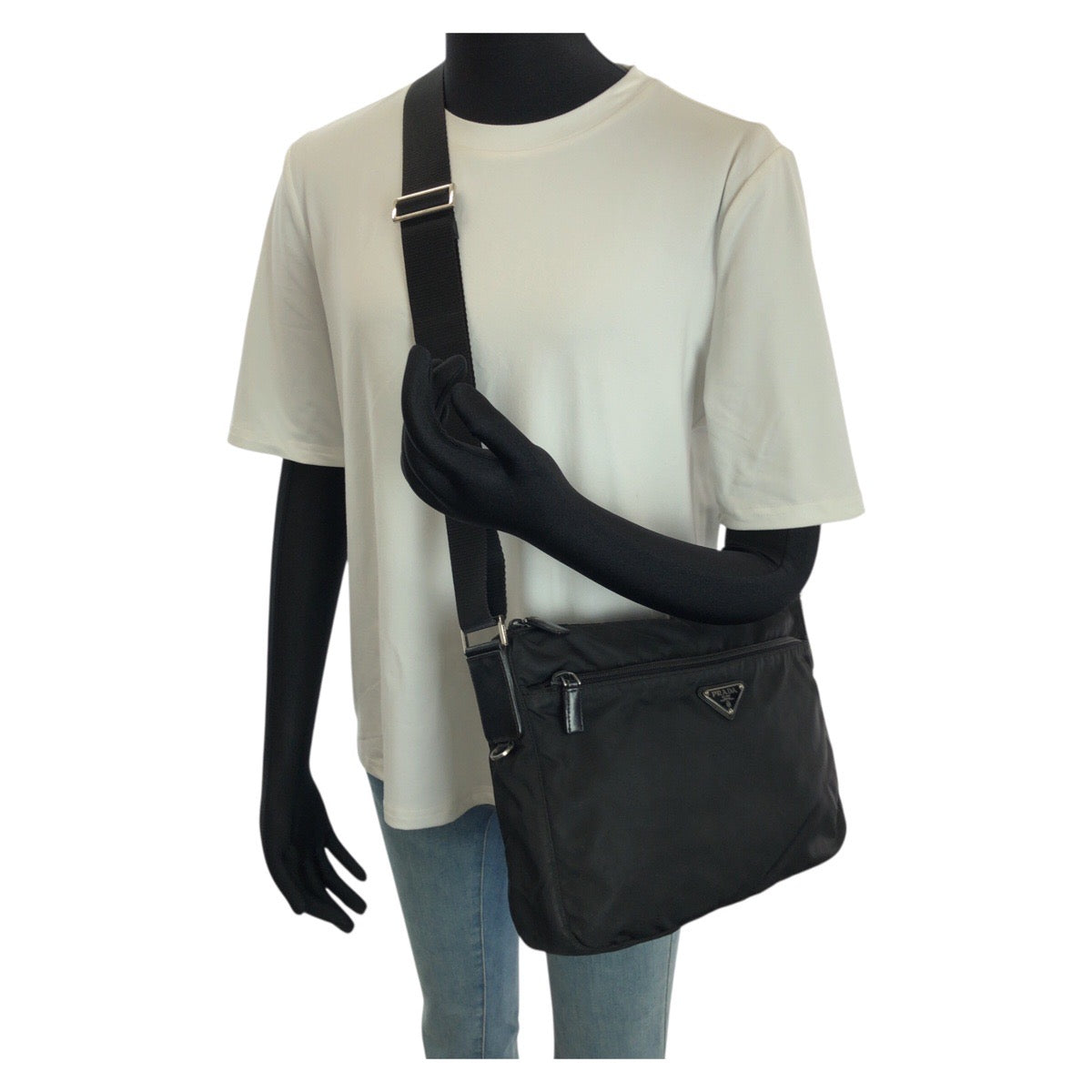 23620
PRADA プラダ テスート 三角ロゴプレート ブラック 黒 シルバー金具 ナイロン ショルダーバッグ メッセンジャーバッグ メンズ ABP65