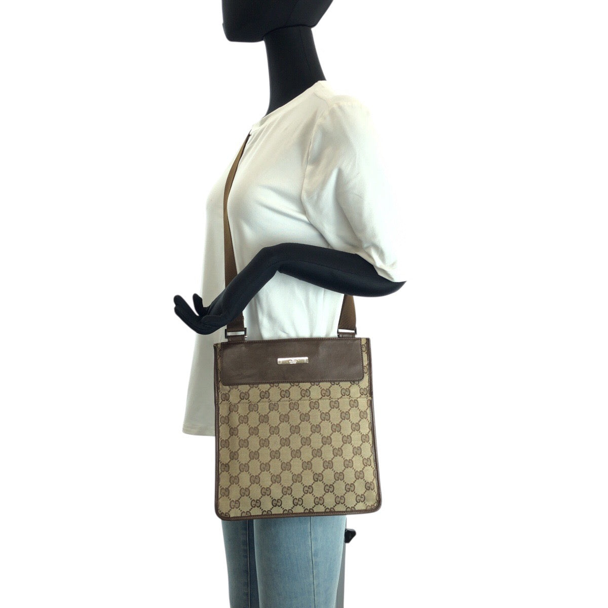 23653
GUCCI グッチ ベージュ ブラウン シルバー金具 GGキャンバス / レザー 27639 ショルダーバッグ ポシェット レディース ABP37