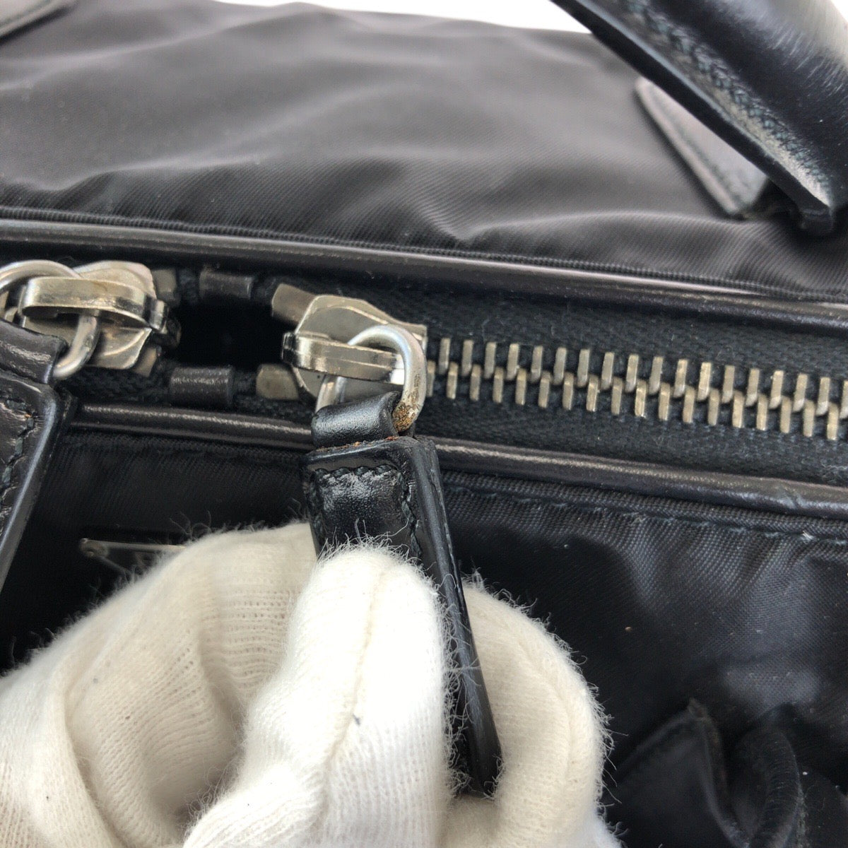 23667
PRADA プラダ テスート 三角ロゴプレート ブラック 黒 シルバー金具 ナイロン / レザー トートバッグ ハンドバッグ レディース ABP49