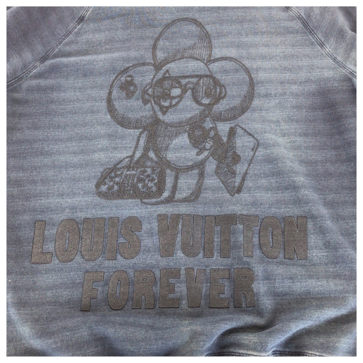 23705
LOUIS VUITTON ルイヴィトン ヴィヴィエンヌ フォーエバー サイズXL ネイビー コットン RM182M 長袖Tシャツ トレーナー スウェット メンズ A94