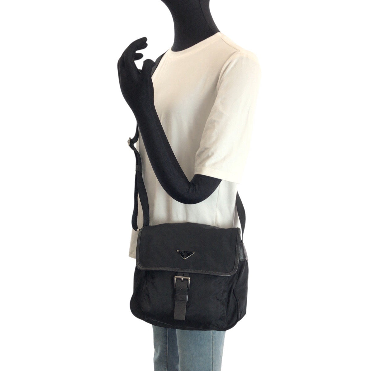 23709
PRADA プラダ テスート 三角ロゴプレート ブラック 黒 シルバー金具 ナイロン / レザー ショルダーバッグ メッセンジャーバッグ 男女兼用 レディース ABP52