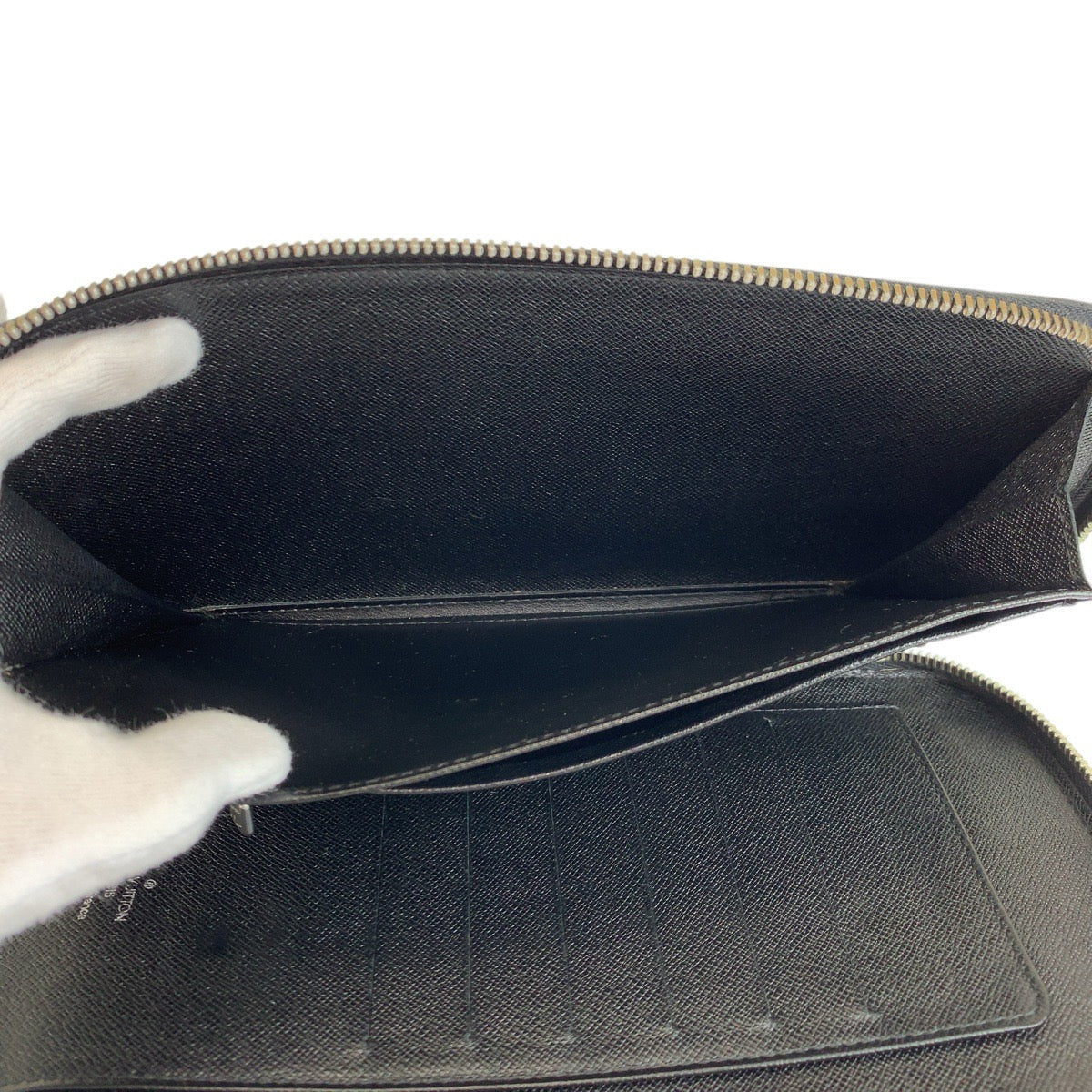 23727
LOUIS VUITTON ルイヴィトン タイガ オーガナイザー アトール ブラック 黒 シルバー金具 レザー M30652 長財布 オーガナイザー メンズ ABP28