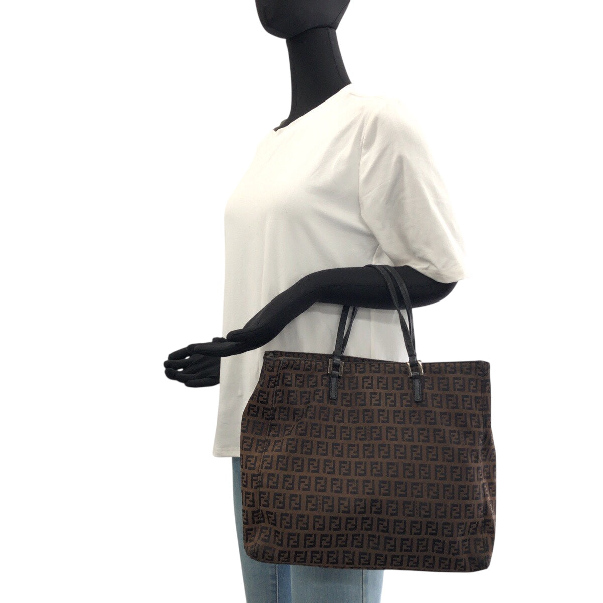 23775
FENDI フェンディ ズッキーノ ブラウン シルバー金具 キャンバス / レザー トートバッグ ハンドバッグ レディース AB35
