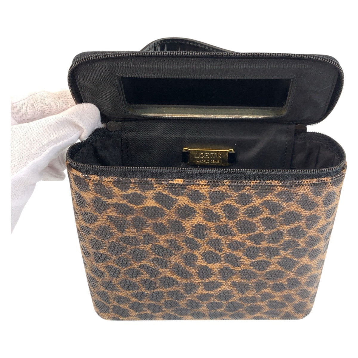 23805
LOEWE ロエベ ヴィンテージ レオパード ブラウン ブラック ゴールド金具 PVC / エナメル ハンドバッグ バニティバッグ レディース A32