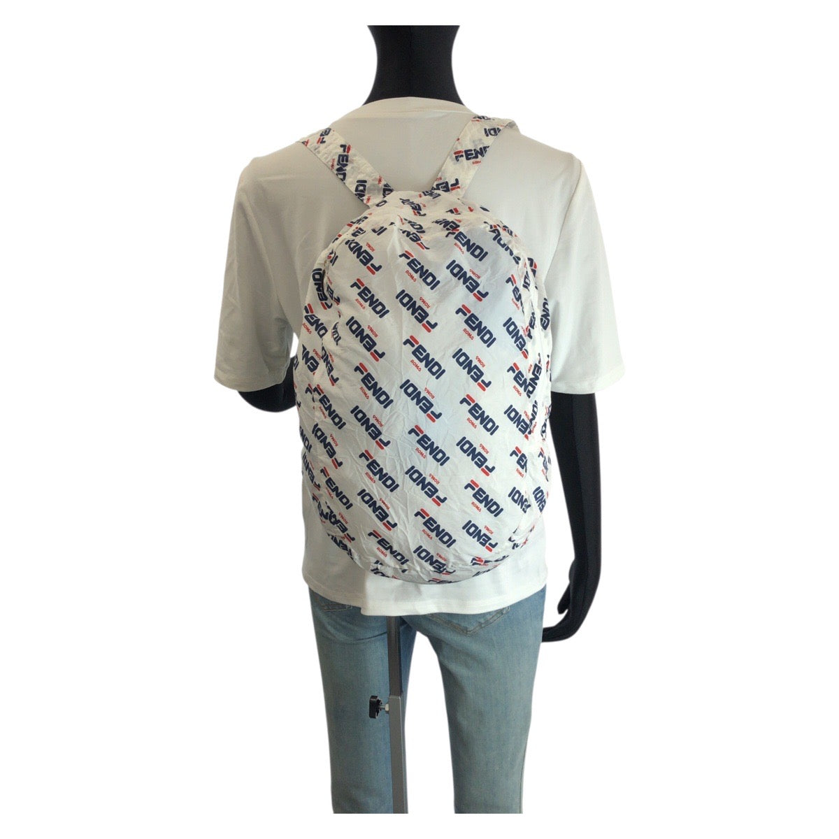 23826
FENDI フェンディ FENDI×FILA エコバッグ ホワイト ゴールド金具 レザー / ナイロン リュック・デイパック 男女兼用 レディース A21
