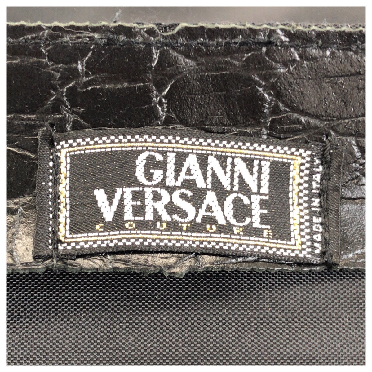 23859
VERSACE ヴェルサーチ ヴィンテージ メデューサ ブラック 黒 ゴールド金具 ナイロン / レザー リュック・デイパック バックパック レディース A49