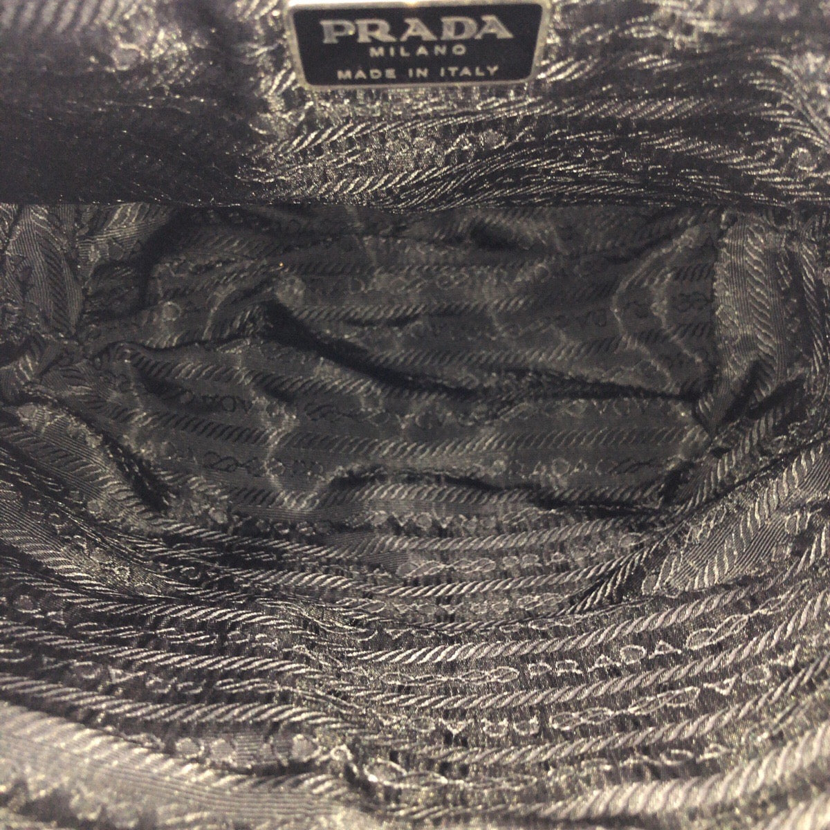 23862
PRADA プラダ テスート 三角ロゴプレート ブラック 黒 シルバー金具 ナイロン / レザー ショルダーバッグ メッセンジャーバッグ レディース ABP35