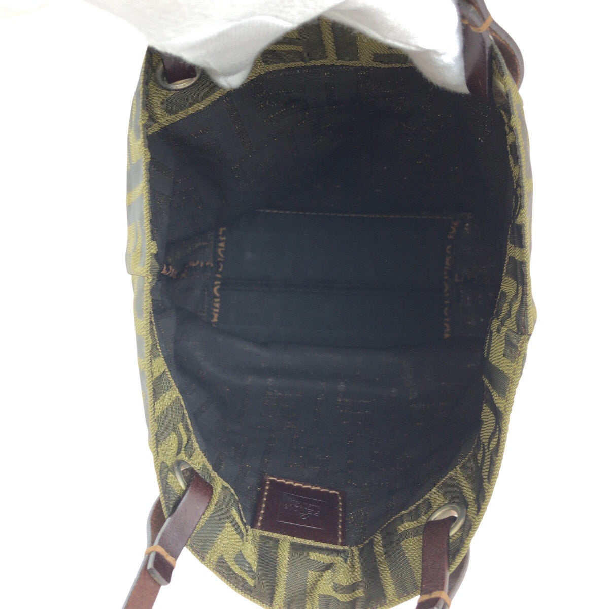 23869
FENDI フェンディ ズッカ ブラウン ダークブラウン シルバー金具 ナイロン / レザー 26598 トートバッグ ハンドバッグ レディース ABP21