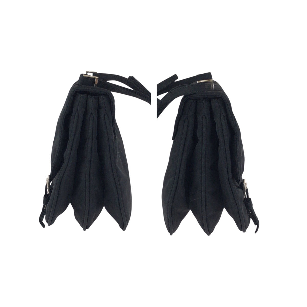 23880
PRADA プラダ テスート 三角ロゴプレート ブラック 黒 シルバー金具 ナイロン ショルダーバッグ ポシェット レディース A42