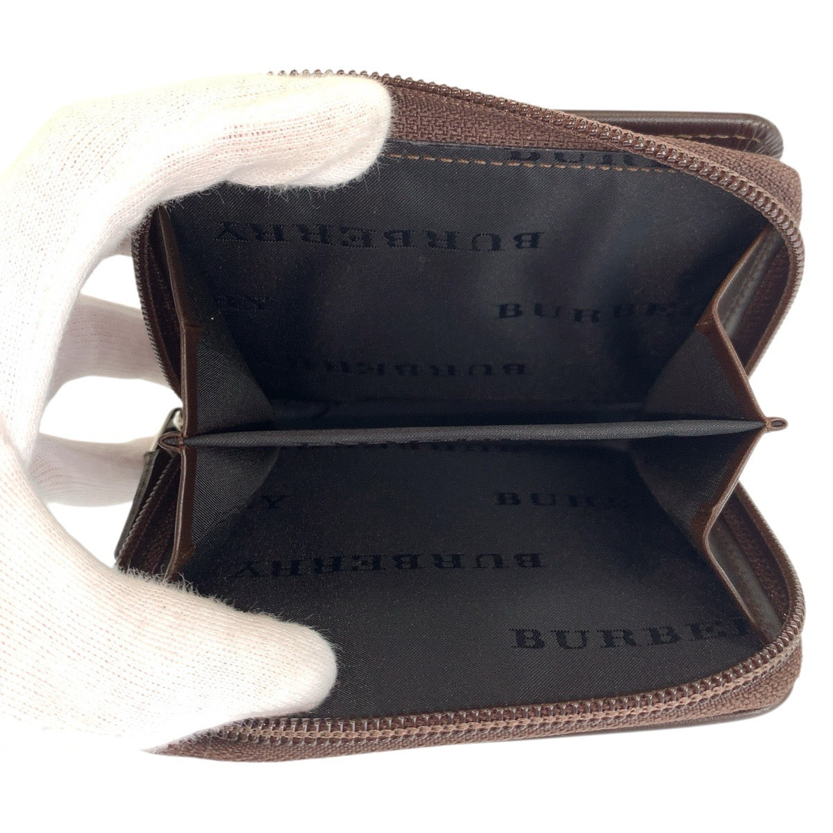 23904
BURBERRY バーバリー チェック柄 ベージュ ブラウン シルバー金具 キャンバス / レザー 折り財布 コンパクトウォレット レディース S28