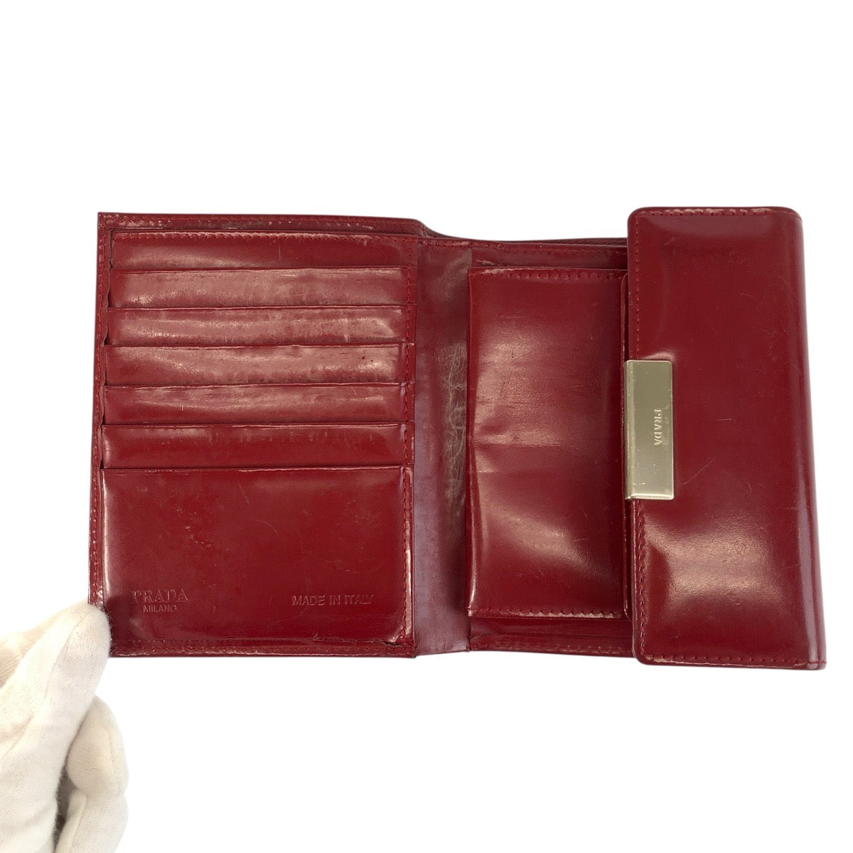 23910
PRADA プラダ レッド シルバー金具 パテントレザー 折り財布 コンパクトウォレット レディース AB5