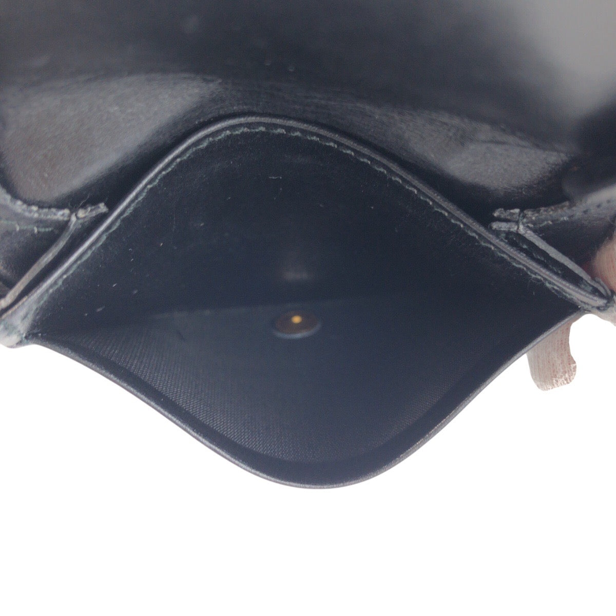 23919
LOUIS VUITTON ルイヴィトン エピ キュベットスプール ブラック 黒 ゴールド金具 レザー M63702 コインケース 小銭入れ メンズ A21