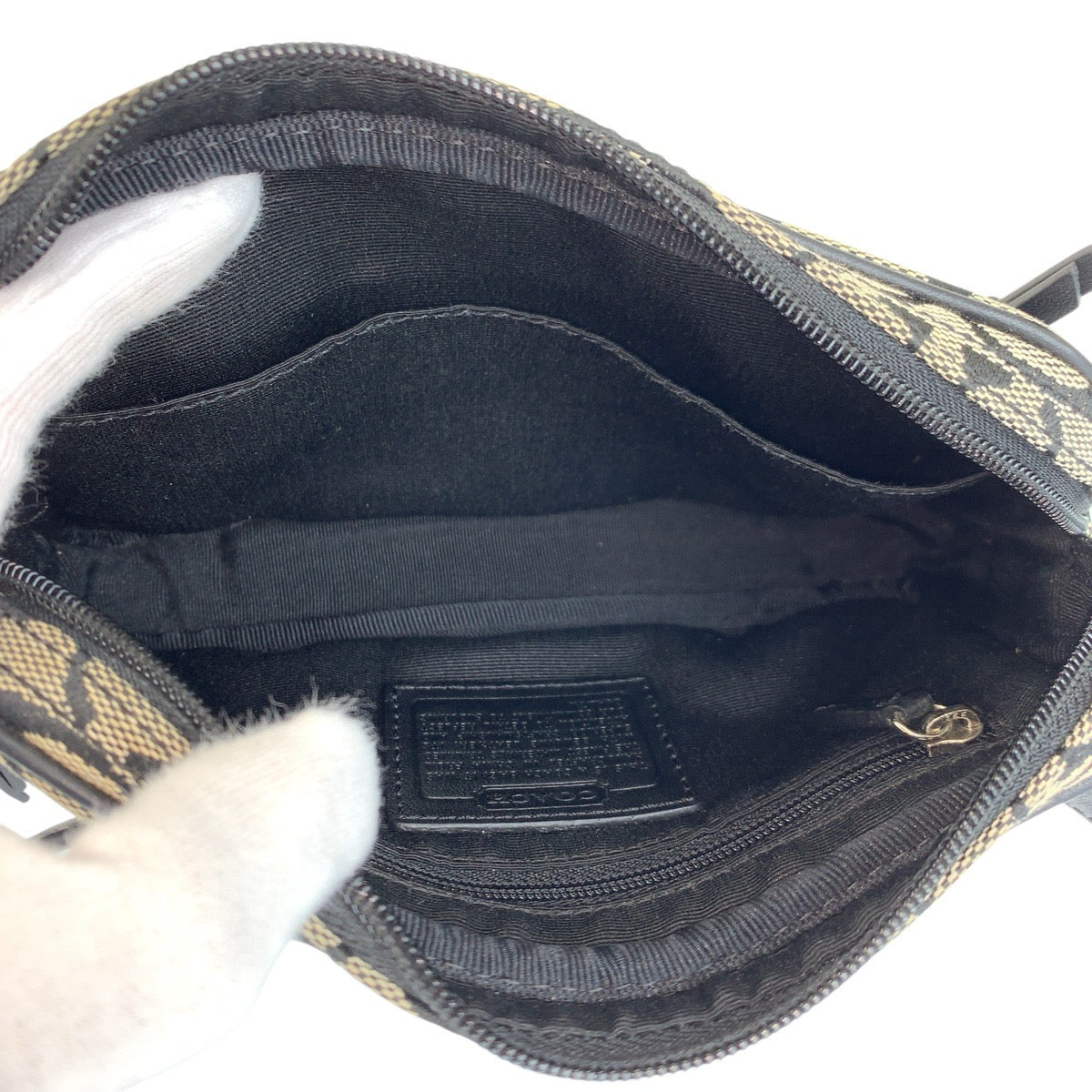 23928
COACH コーチ シグネチャー ブラック 黒 グレー キャンバス / レザー ボディバッグ ウエストポーチ レディース ABP14