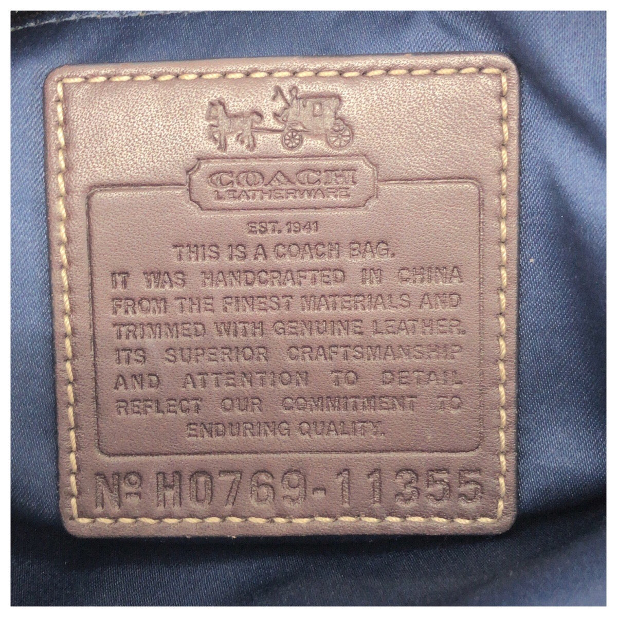 23932
COACH コーチ シグネチャー ベージュ ネイビー ゴールド金具 PVC 11355 ショルダーバッグ メッセンジャーバッグ レディース AB2