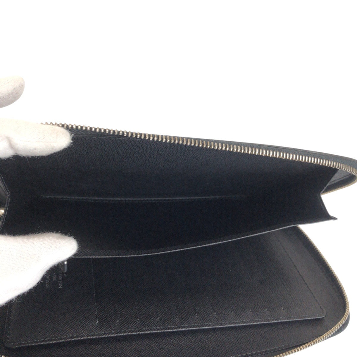 23949
LOUIS VUITTON ルイヴィトン タイガ アトール ブラック 黒 シルバー金具 レザー M30652 長財布 オーガナイザー メンズ ABP35