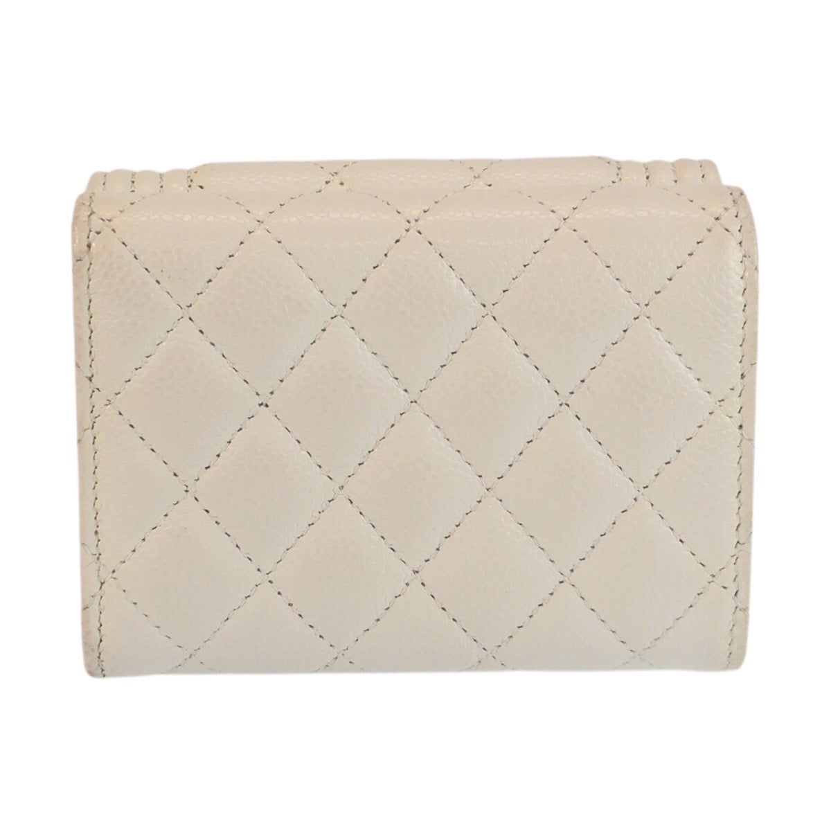 23959
CHANEL シャネル ボーイシャネル ココマーク ホワイト シルバー金具 レザー 折り財布 コンパクトウォレット レディース ABP72