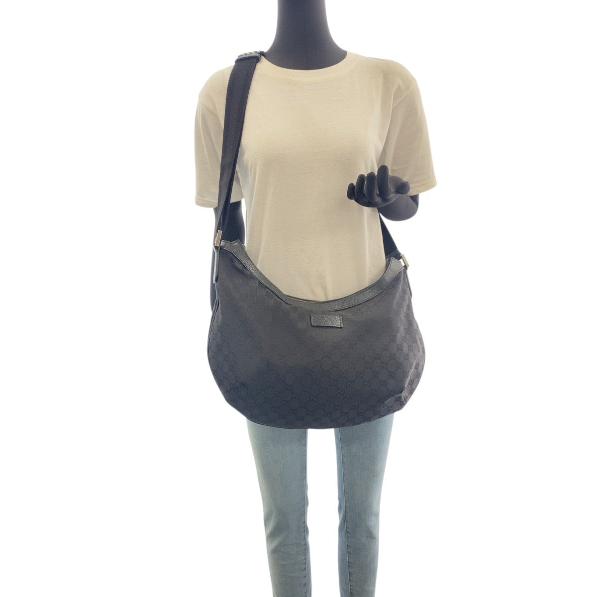 23966
GUCCI グッチ ブラック 黒 シルバー金具 GGキャンバス / レザー 189752 斜め掛け ショルダーバッグ レディース AB20