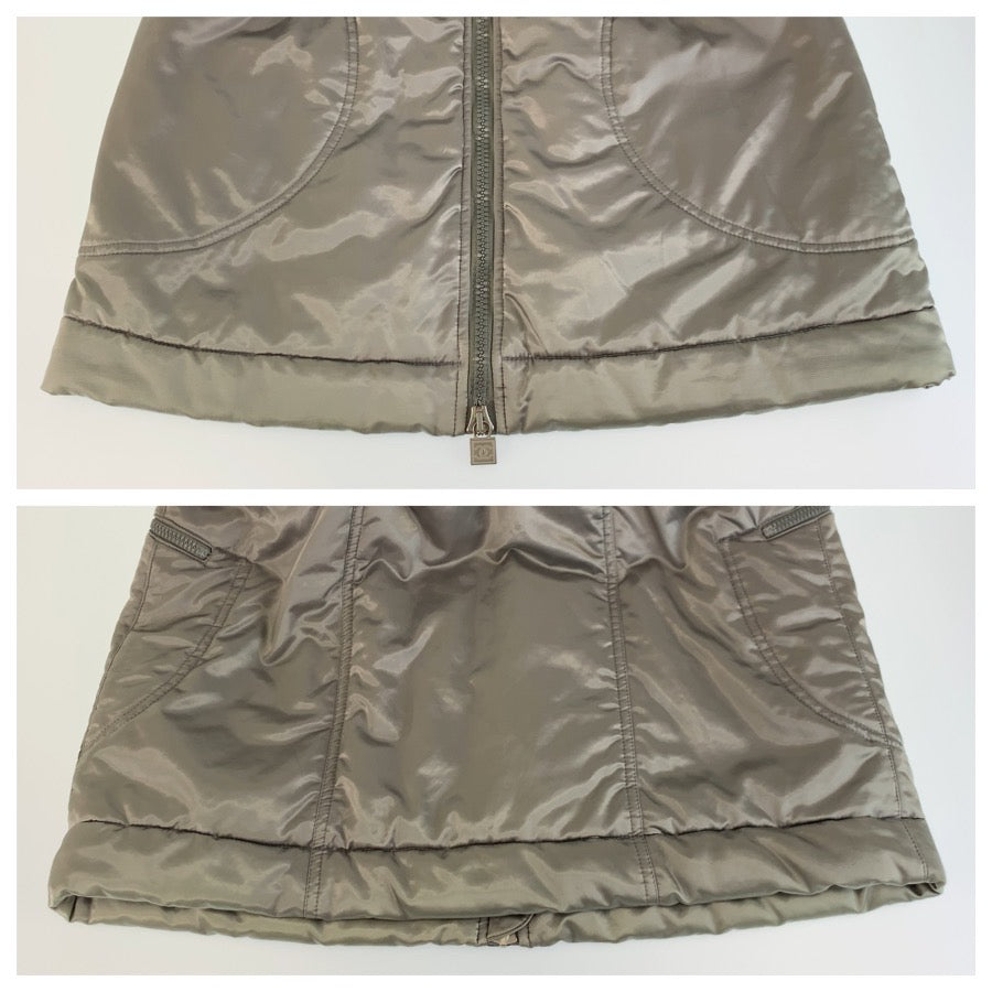 23993
CHANEL シャネル スポーツライン ココマーク サイズ42 グレー シルバー コットン / ポリアミド / エラスタン ダウンコート ジップアップコート レディース AB80