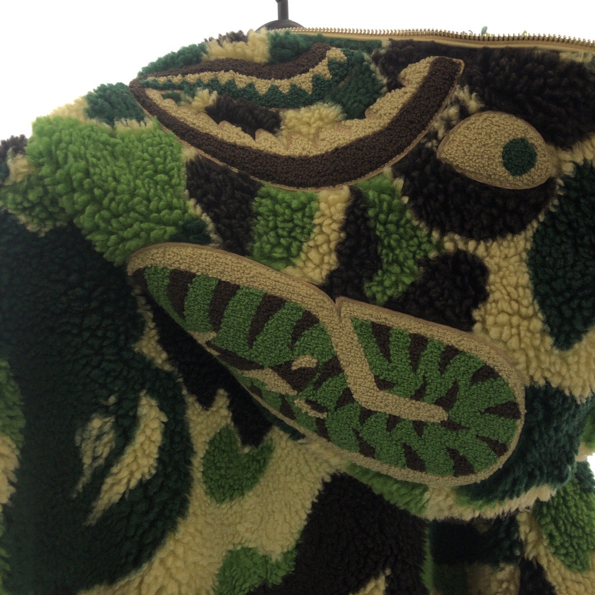 23995
A BATHING APE アベイシングエイプ ABC CAMO SHARK RELAXED FIT FULL ZIP HOODIE グリーン ブラウン シルバー金具 ポリエステル / アクリル 001ZPK801307M フリースパーカー フーディ メンズ SA40