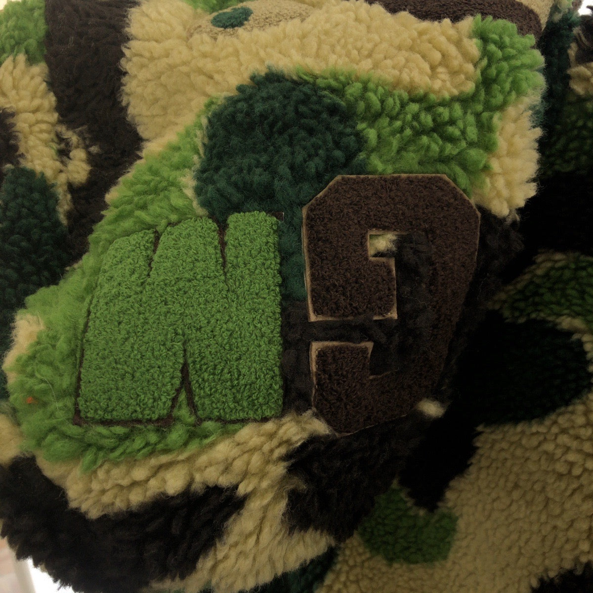 23995
A BATHING APE アベイシングエイプ ABC CAMO SHARK RELAXED FIT FULL ZIP HOODIE グリーン ブラウン シルバー金具 ポリエステル / アクリル 001ZPK801307M フリースパーカー フーディ メンズ SA40