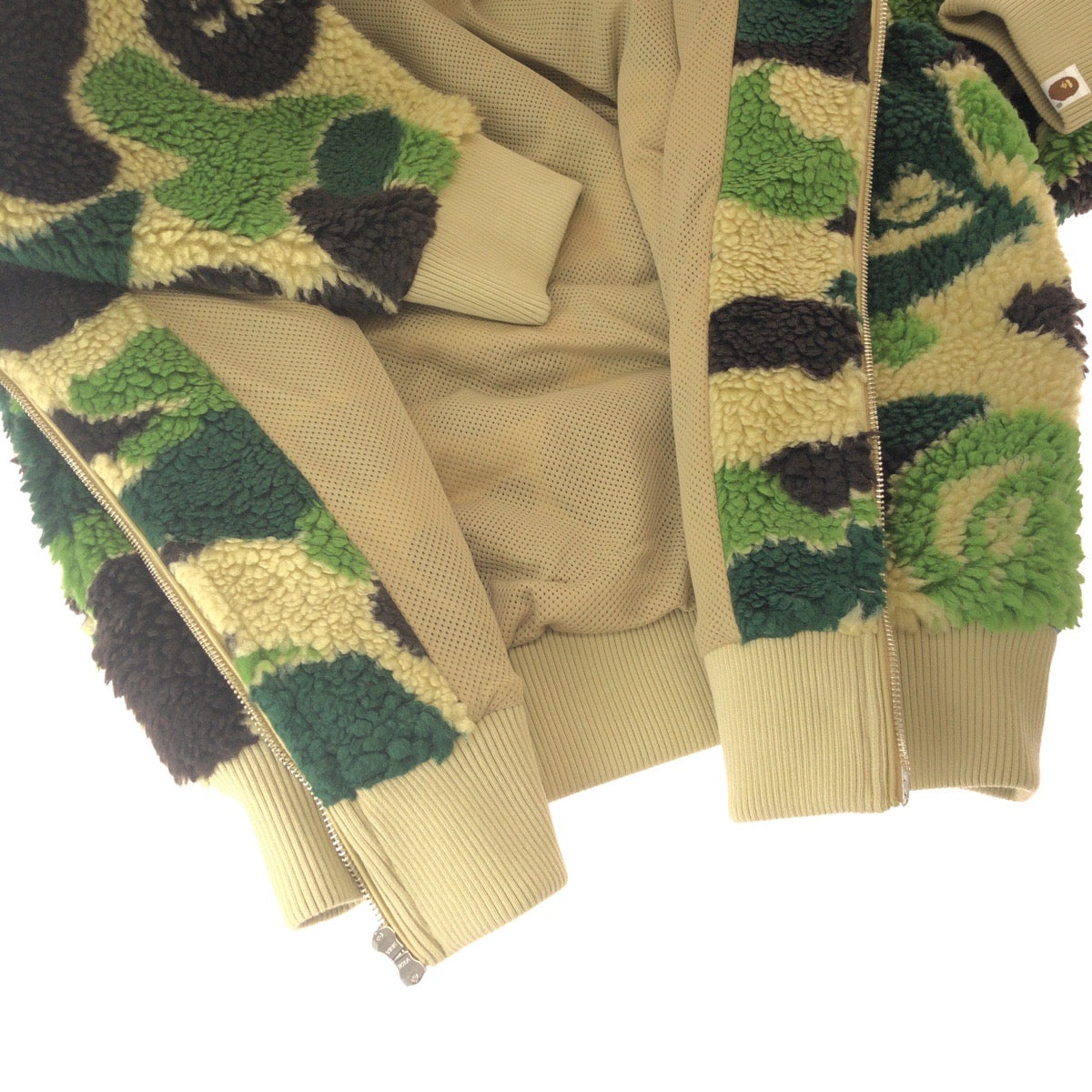 23995
A BATHING APE アベイシングエイプ ABC CAMO SHARK RELAXED FIT FULL ZIP HOODIE グリーン ブラウン シルバー金具 ポリエステル / アクリル 001ZPK801307M フリースパーカー フーディ メンズ SA40