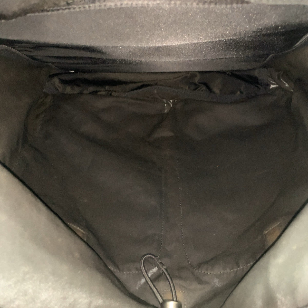 24003
PRADA プラダ テスート 三角ロゴプレート ブラック 黒 シルバー金具 ナイロン リュックサック バックパック メンズ ABP90
