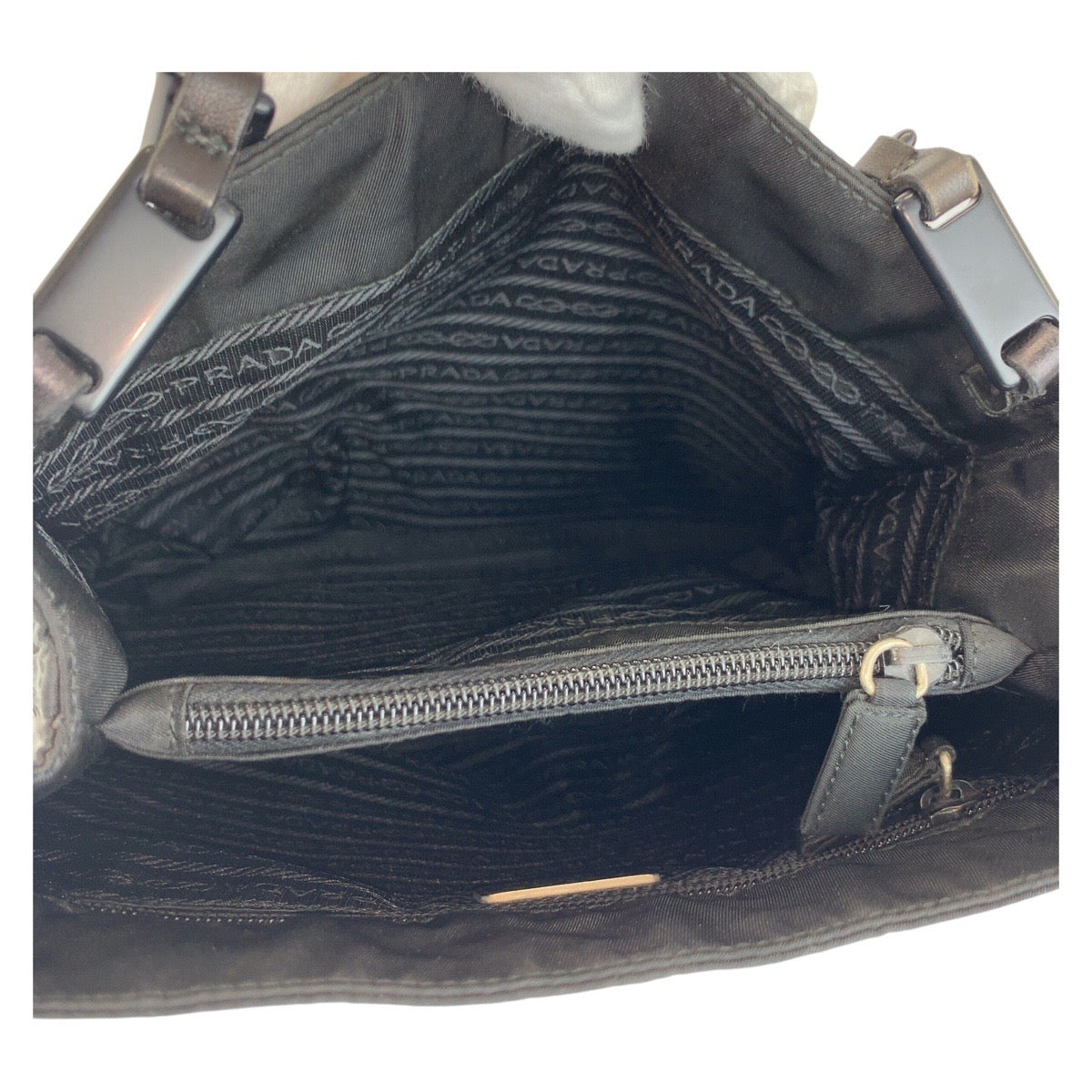 24069
PRADA プラダ テスート 三角ロゴプレート ブラック 黒 ナイロン / プラスチック ショルダーバッグ レディース AB28