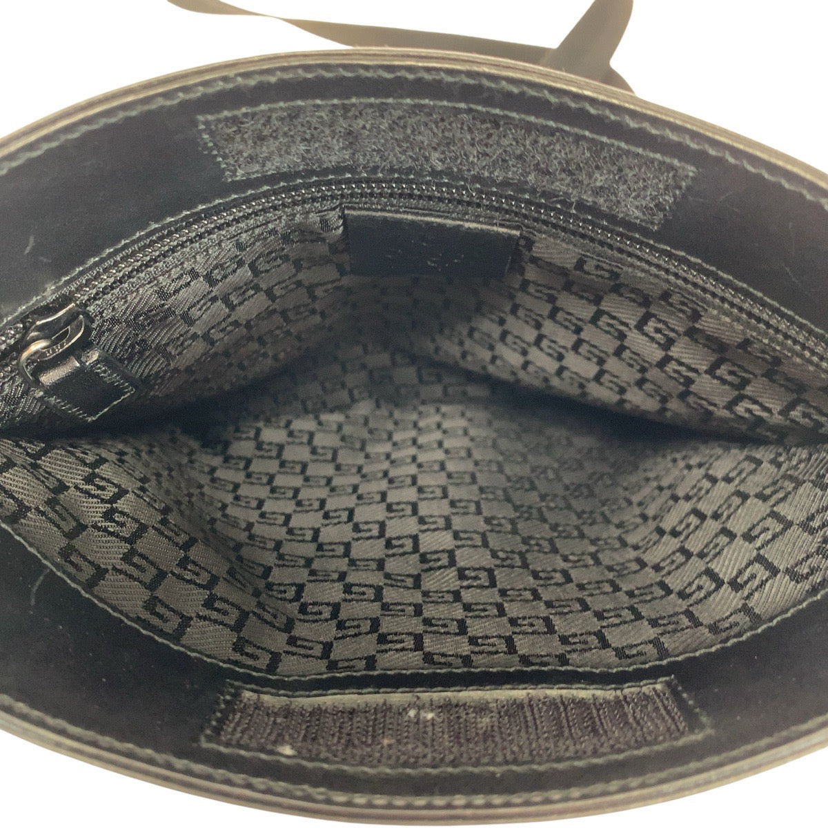 24072
GUCCI グッチ ブラック 黒 シルバー金具 ナイロン / レザー 27639 ショルダーバッグ メッセンジャーバッグ レディース ABP30