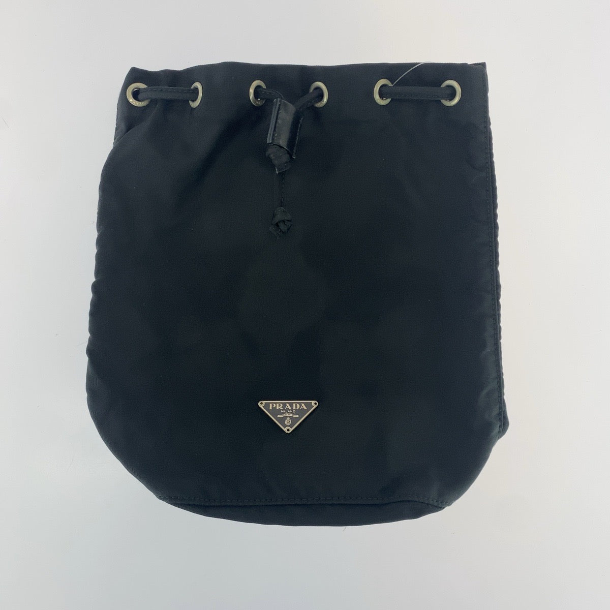 24077
PRADA プラダ テスート 三角ロゴプレート ブラック 黒 シルバー金具 ナイロン / レザー ポーチ 小物入れ レディース ABP21