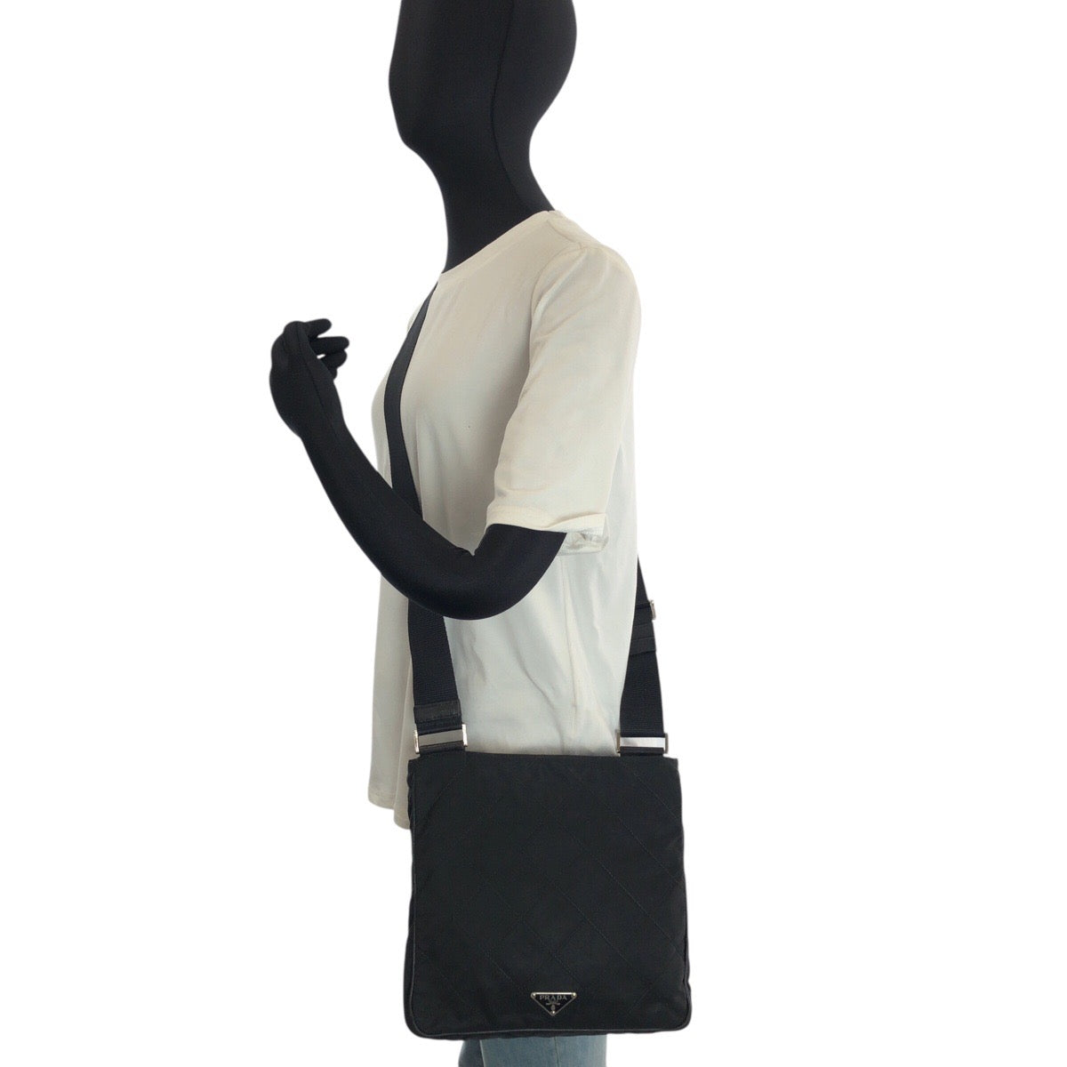 24088
PRADA プラダ テスート 三角ロゴプレート ブラック 黒 シルバー金具 ナイロン / レザー ショルダーバッグ メッセンジャーバッグ レディース AB28