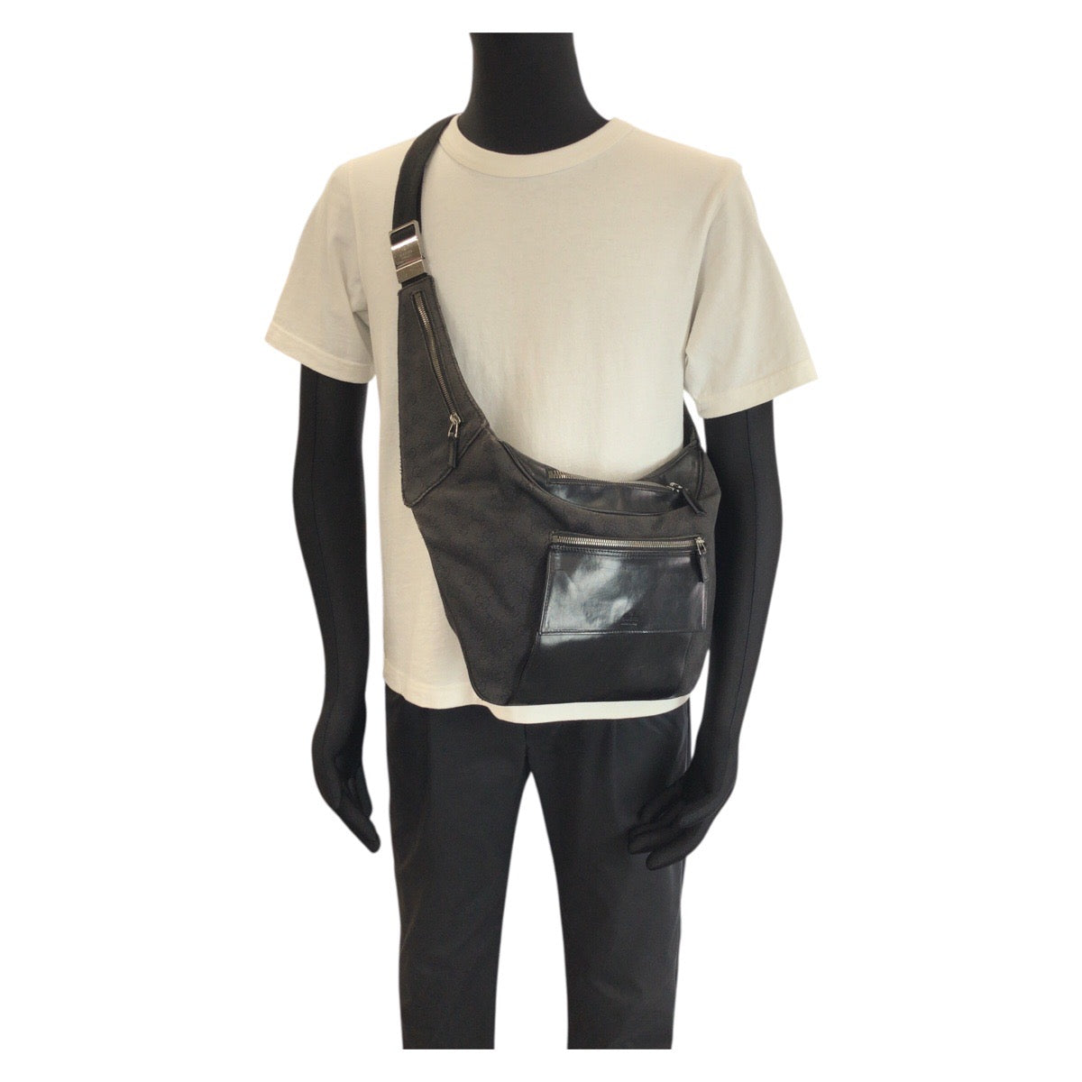 24110
GUCCI グッチ ブラック 黒 シルバー金具 GGキャンバス / レザー 101679 ボディバッグ ショルダーバッグ メンズ AB28