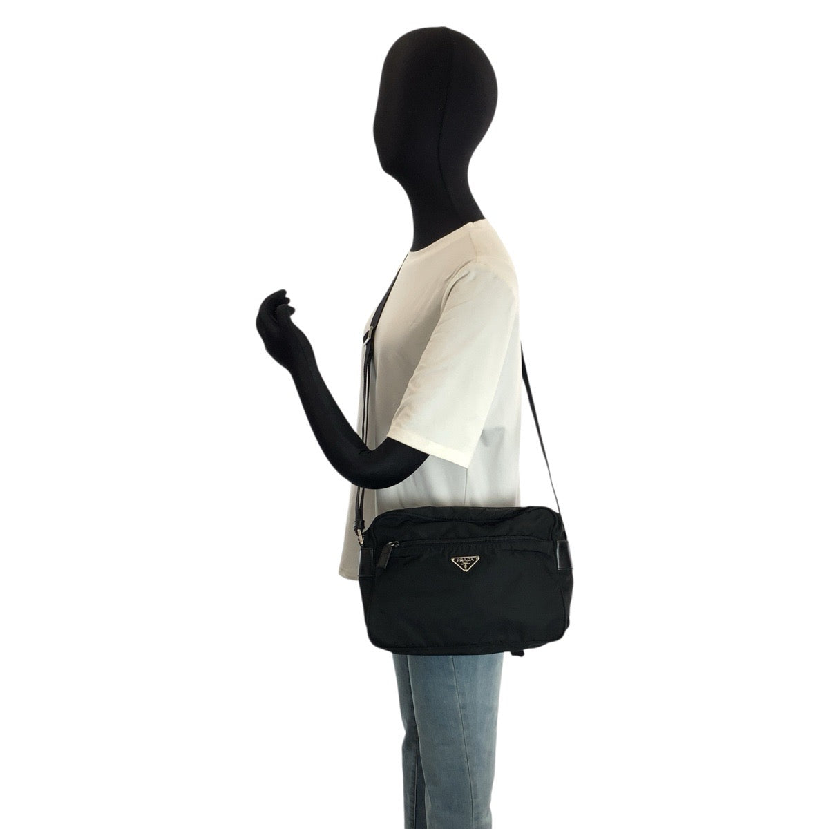 24118
PRADA プラダ テスート 三角ロゴプレート ブラック 黒 シルバー金具 ナイロン ショルダーバッグ ポシェット カメラバッグ メンズ ABP52