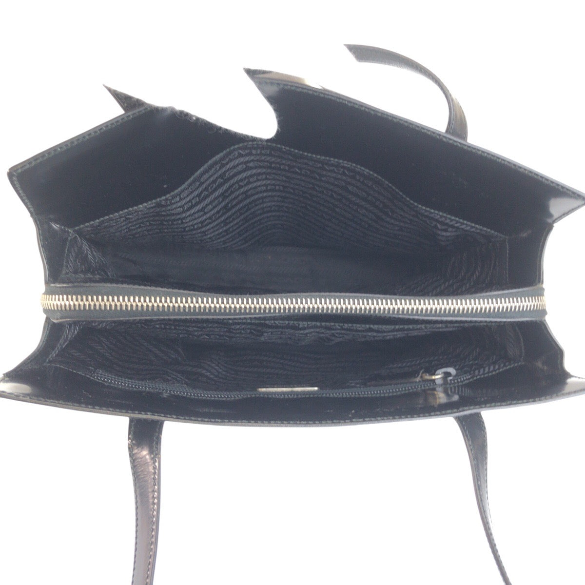 24121
PRADA プラダ ロゴ型押し ブラック 黒 シルバー金具 エナメル トートバッグ ショルダーバッグ レディース ABP36