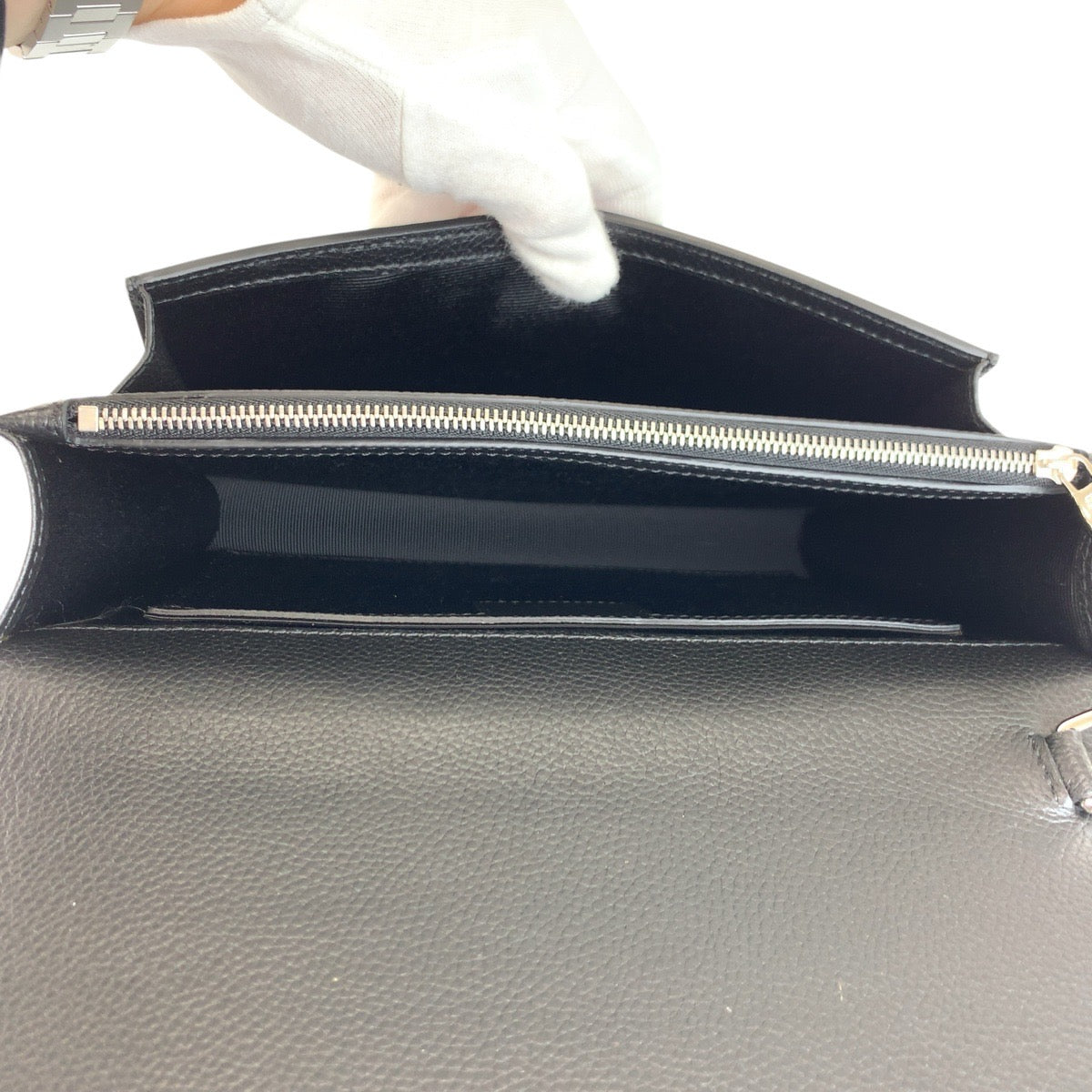 24148
Dunhill ダンヒル ブラック 黒 シルバー金具 レザー クラッチバッグ セカンドバッグ メンズ A21