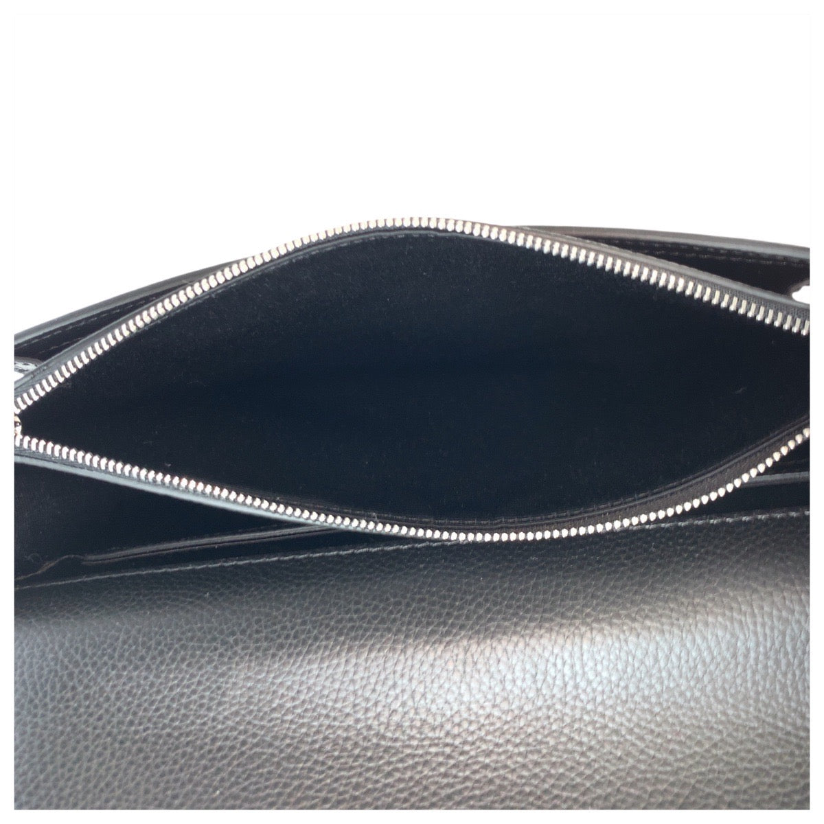 24148
Dunhill ダンヒル ブラック 黒 シルバー金具 レザー クラッチバッグ セカンドバッグ メンズ A21