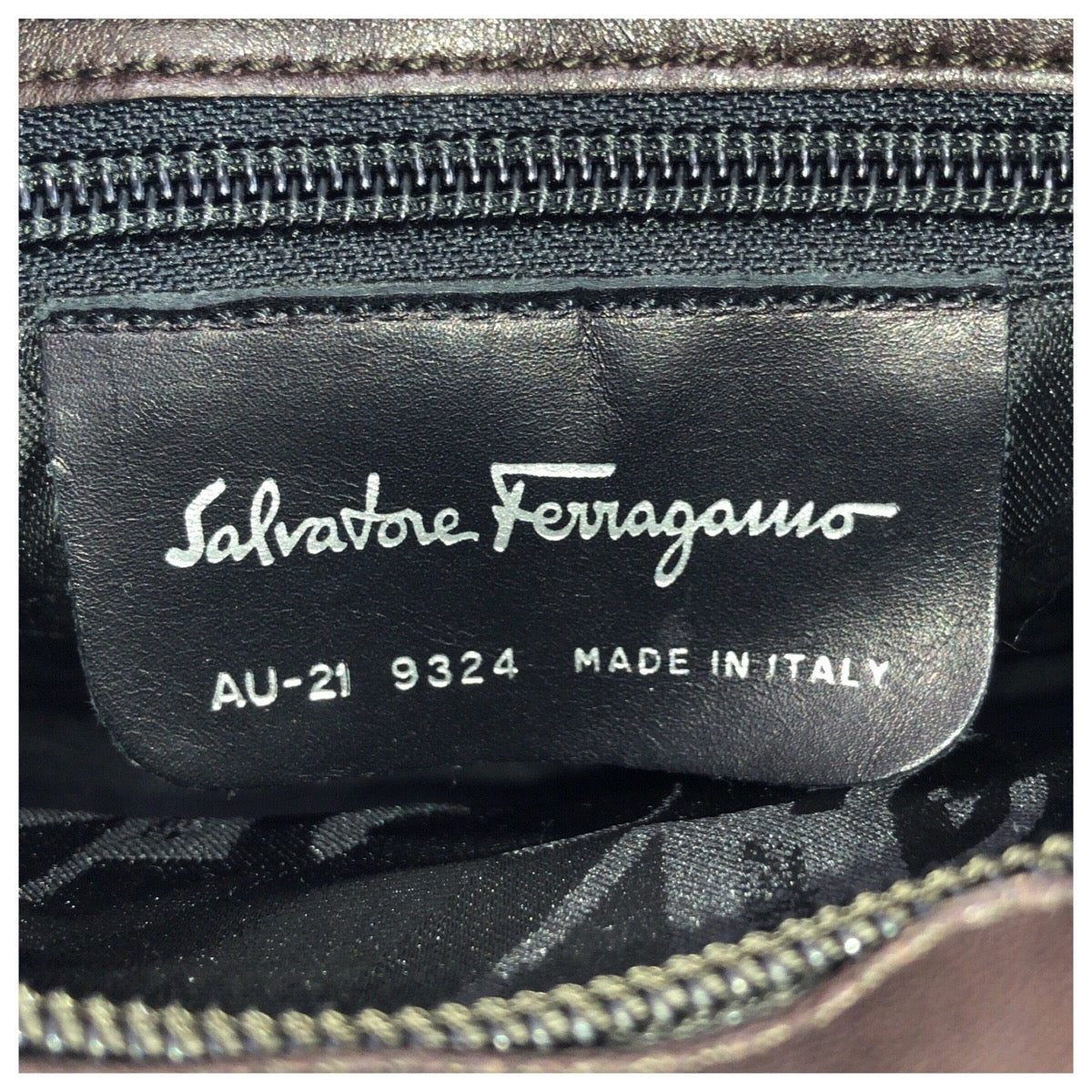 24150
Salvatore Ferragamo サルヴァトーレフェラガモ ヴァラチェーン ２way ブラウン シルバー金具 ナイロン / レザー AU-21 9324 ハンドバッグ ショルダーバッグ レディース A28