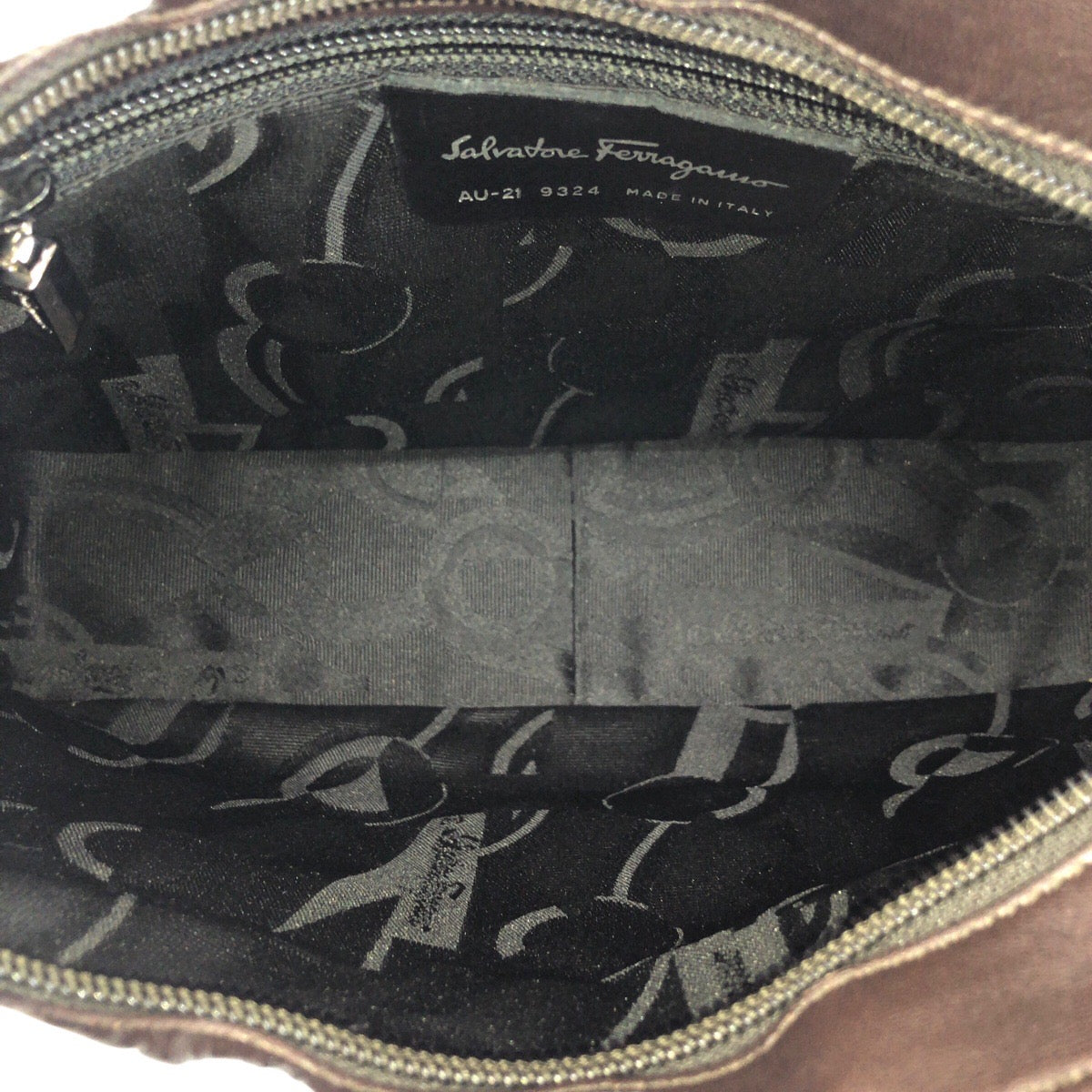 24150
Salvatore Ferragamo サルヴァトーレフェラガモ ヴァラチェーン ２way ブラウン シルバー金具 ナイロン / レザー AU-21 9324 ハンドバッグ ショルダーバッグ レディース A28