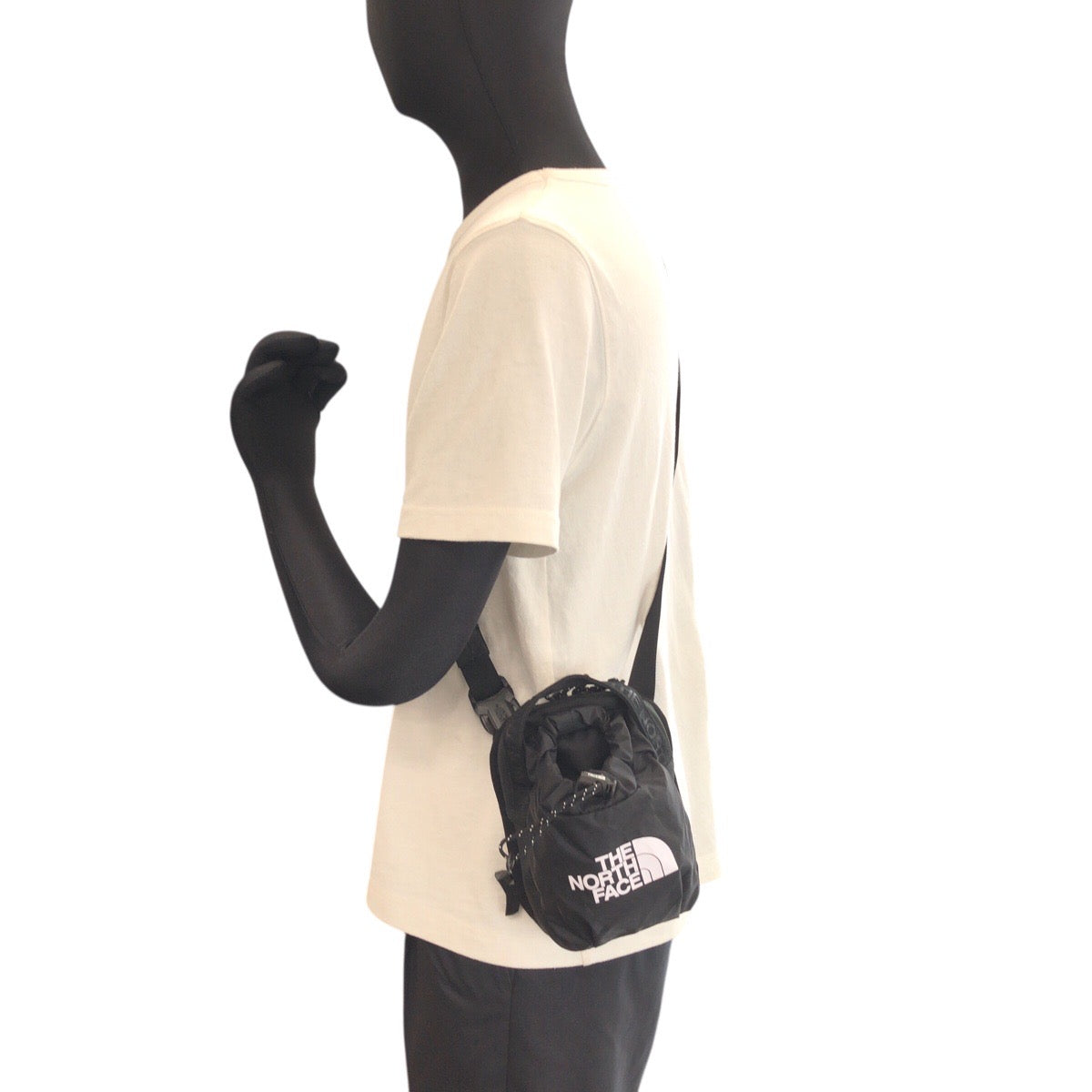 24154
THE NORTH FACE ザ ノースフェイス ブラック 黒 ナイロン NF0A52RY ショルダーバッグ ボディバッグ 男女兼用 メンズ A5
