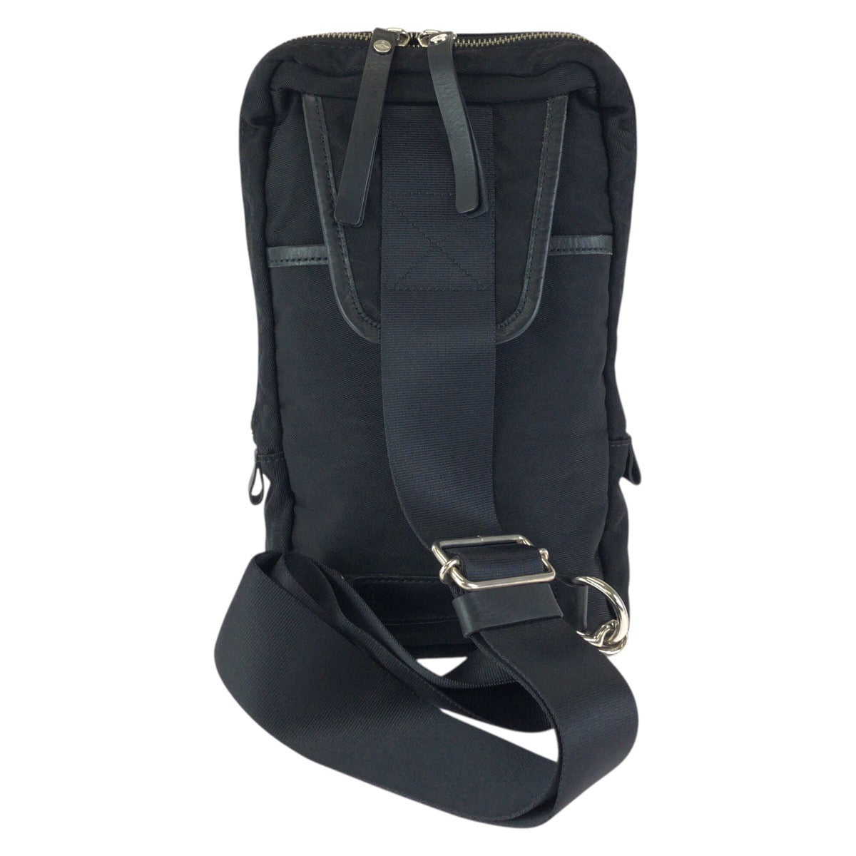 24157
Vivienne Westwood ヴィヴィアンウエストウッド ラインORBエンボス ブラック 黒 シルバー金具 ナイロン / レザー ボディバッグ ショルダーバッグ レディース ABP16