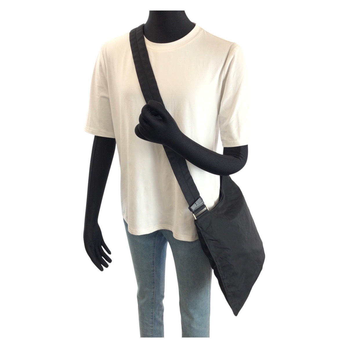 24179
PRADA プラダ テスート 三角ロゴプレート ブラック 黒 シルバー金具 ナイロン ショルダーバッグ レディース ABP35