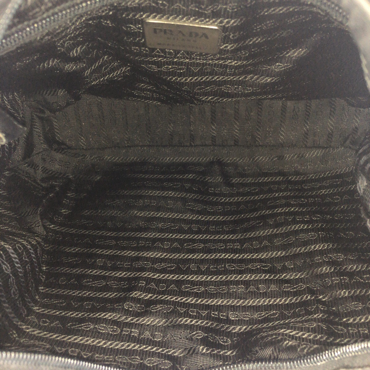 24200
PRADA プラダ ブラック 黒 シルバー金具 レザー / プラスチック ショルダーバッグ レディース AB35